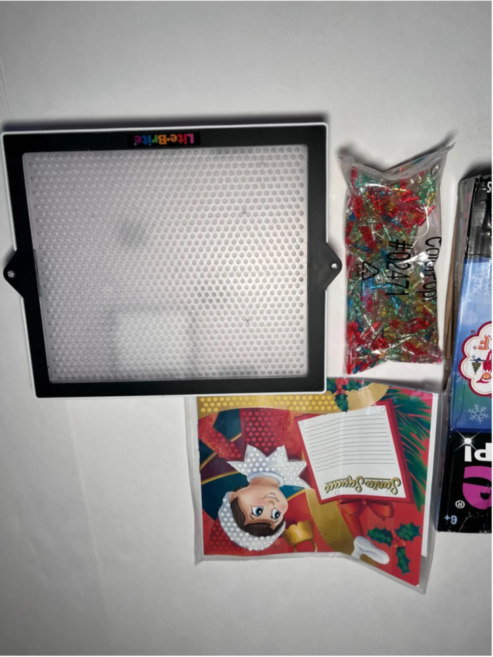 : Lite-Brite ColorPOP! Elf on the Shelf Holiday Toy - NEW(damaged box)